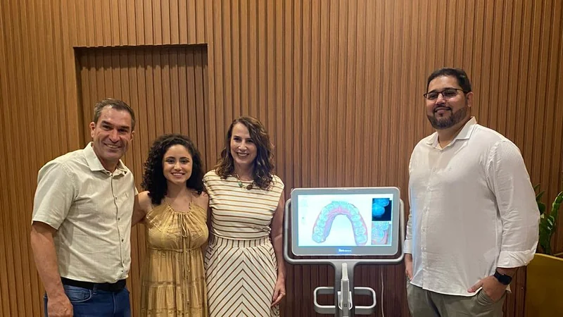 Equipe RX Digital em atendimento a dentistas parceiros